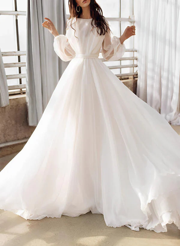 A-line fantasy collar long sleeved sweeping and mopping chiffon wedding dress