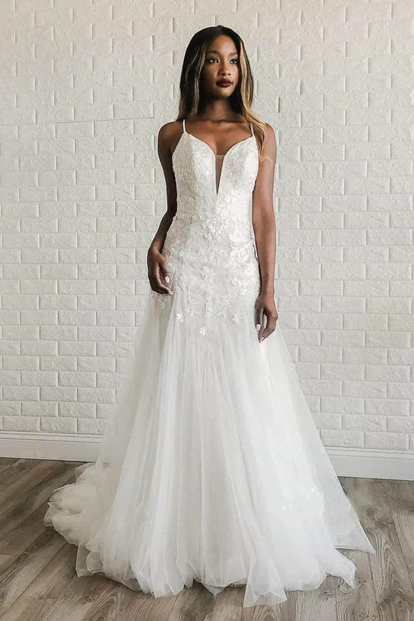 A-Line Tulle Floor-length Spaghetti Straps Wedding Dress with Appliques