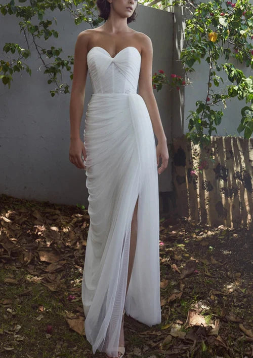 Front slit tight fitting sweetheart chiffon wedding dress